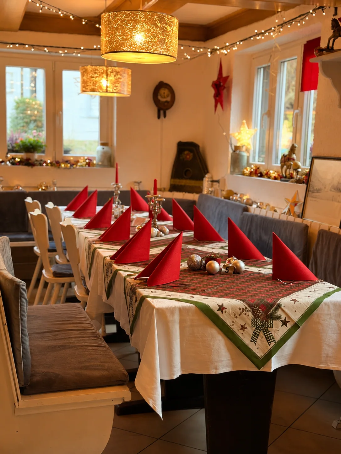 Hauptsaal mit Bar