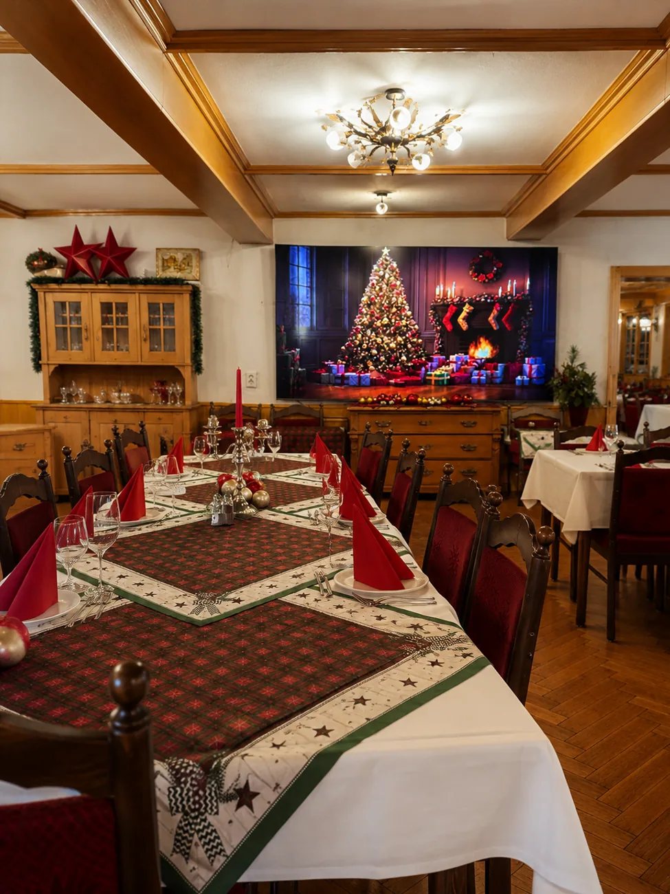 Partyraum mit Großbildschirm